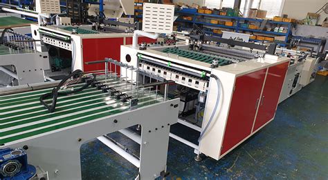 Side Sealing and Cutting Machine (Automatic) .